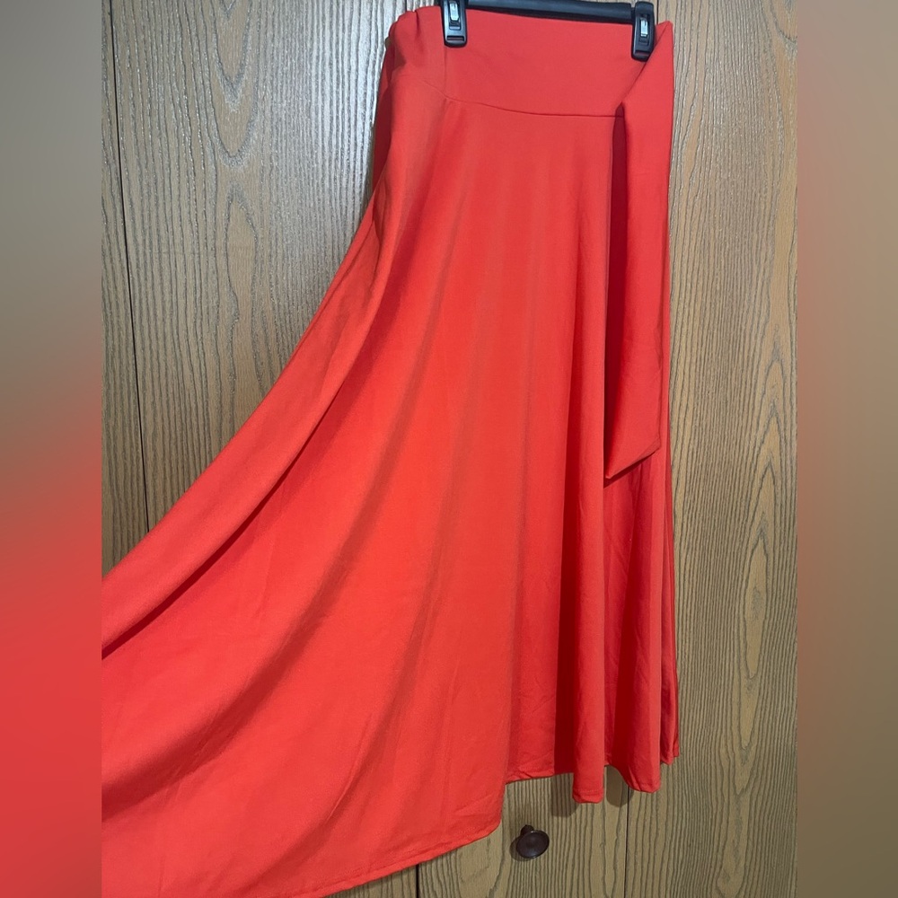Pleated a-line swing skirt